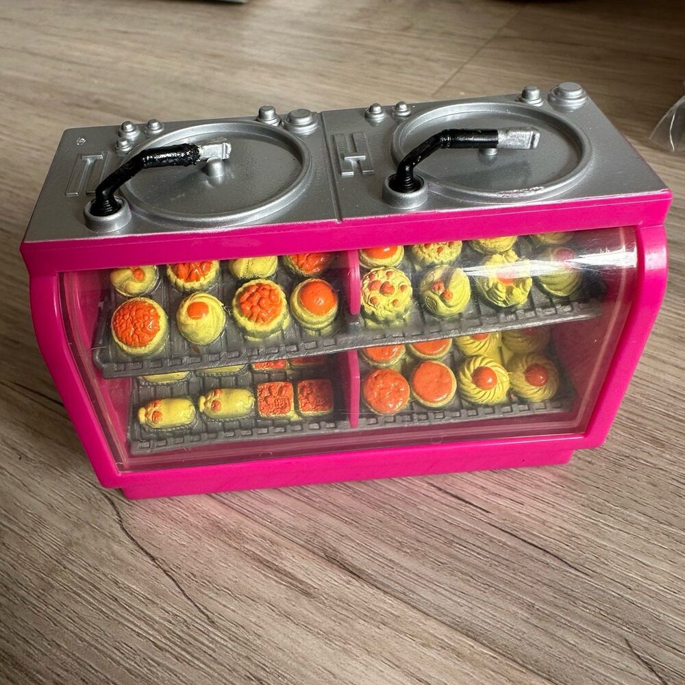 Bratz Babyz Disco Dessert Shop Yasmin Pastry Counter DJ Table from Playset